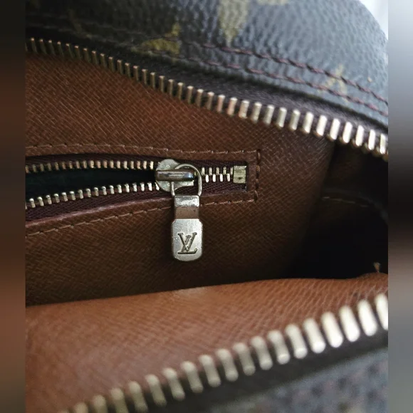 Authentic LOUIS VUITTON LV Nile Monogram Crossbody Shoulder Vintage Camera Bag - Picture 14 of 16